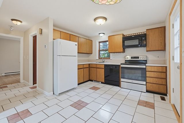708 Rocky Hill Rd, Plymouth, MA 02360