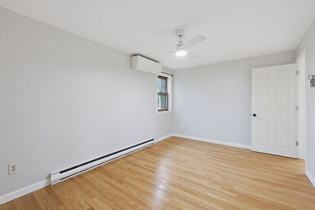 708 Rocky Hill Rd, Plymouth, MA 02360