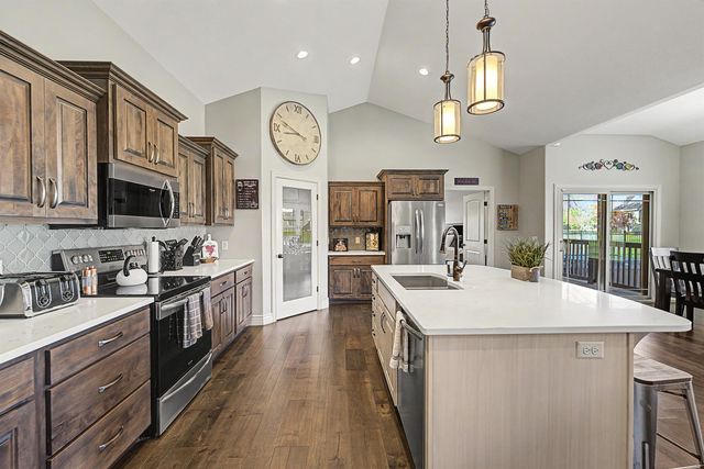 2601 Aberdeen Ln, Salina, KS 67401
