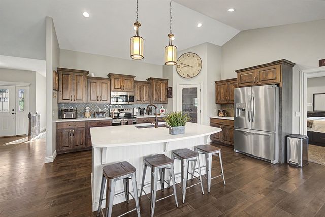 2601 Aberdeen Ln, Salina, KS 67401