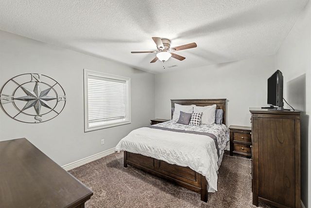 2601 Aberdeen Ln, Salina, KS 67401
