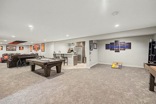 2601 Aberdeen Ln, Salina, KS 67401