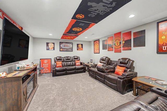 2601 Aberdeen Ln, Salina, KS 67401
