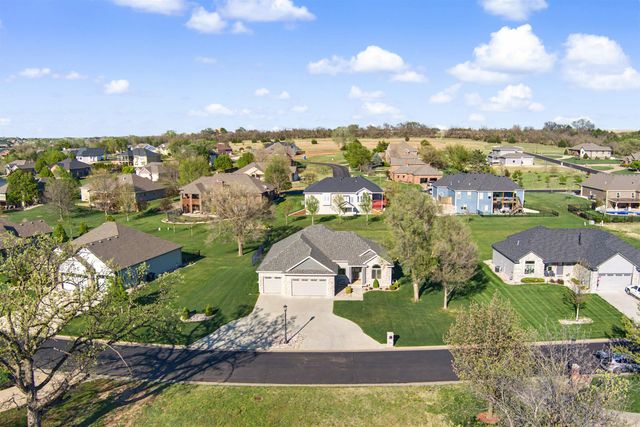 2601 Aberdeen Ln, Salina, KS 67401
