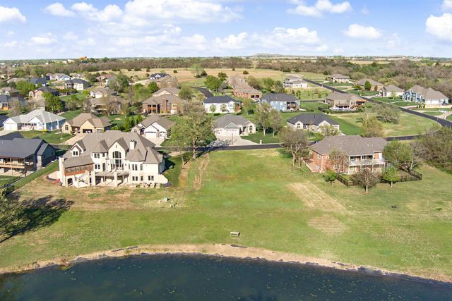 2601 Aberdeen Ln, Salina, KS 67401