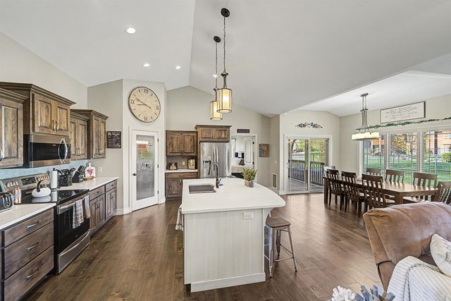 2601 Aberdeen Ln, Salina, KS 67401