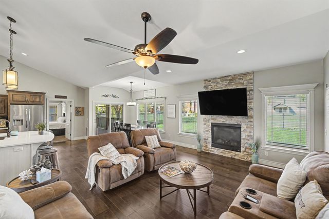 2601 Aberdeen Ln, Salina, KS 67401