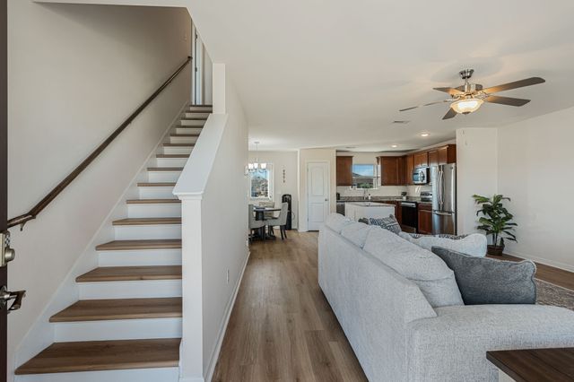 2708 Swarm Ct, Columbia, TN 38401