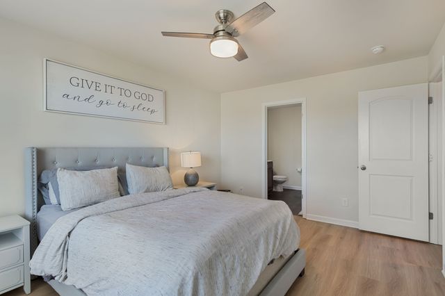 2708 Swarm Ct, Columbia, TN 38401