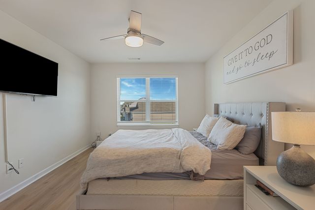 2708 Swarm Ct, Columbia, TN 38401