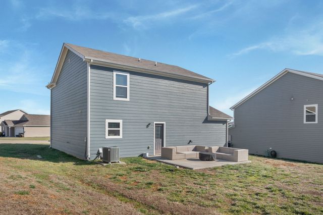 2708 Swarm Ct, Columbia, TN 38401