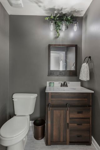 2708 Swarm Ct, Columbia, TN 38401