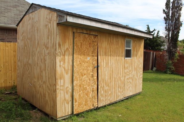 5716 Colorado Court, Haltom City, TX 76137