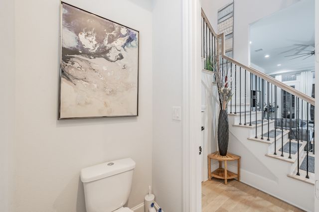 7333 Valley View Lane 902, Dallas, TX 75240