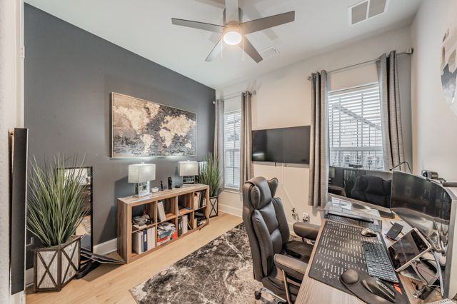 7333 Valley View Lane 902, Dallas, TX 75240