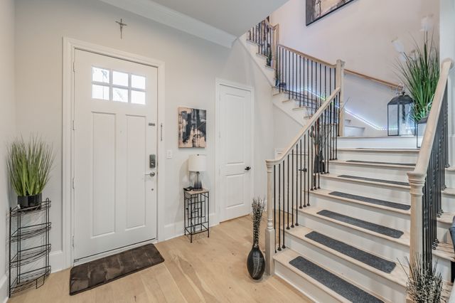 7333 Valley View Lane 902, Dallas, TX 75240