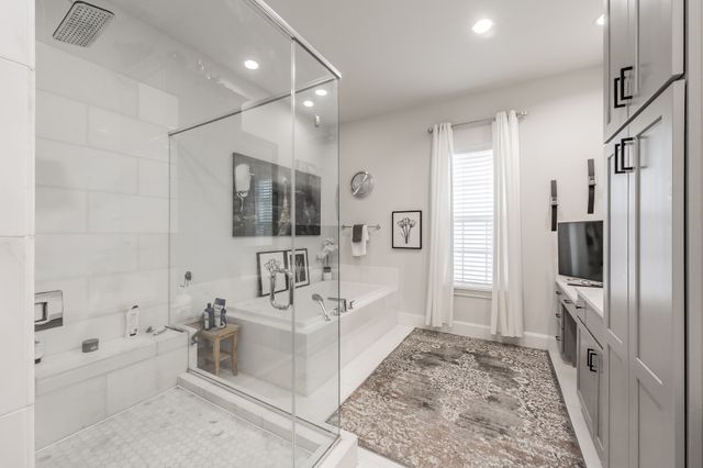 7333 Valley View Lane 902, Dallas, TX 75240