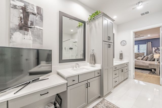 7333 Valley View Lane 902, Dallas, TX 75240