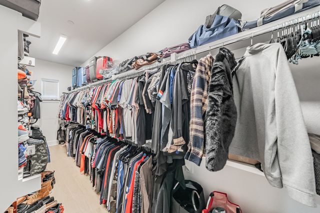 7333 Valley View Lane 902, Dallas, TX 75240