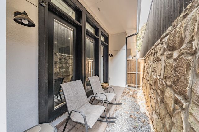 7333 Valley View Lane 902, Dallas, TX 75240