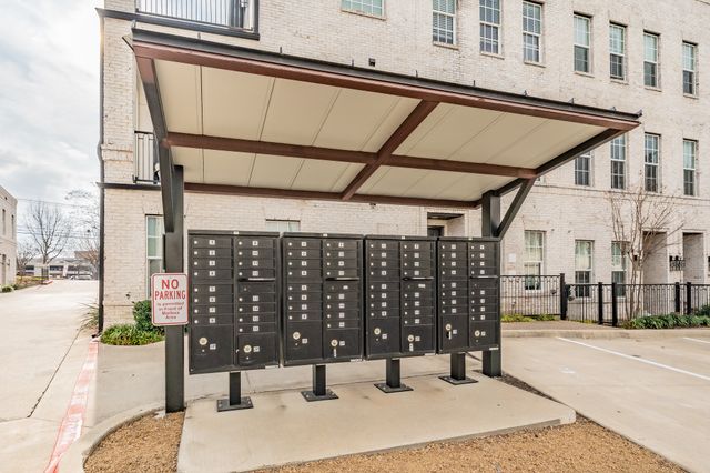 7333 Valley View Lane 902, Dallas, TX 75240