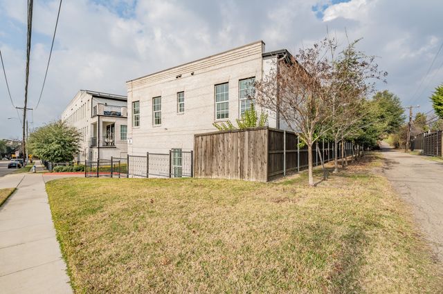 7333 Valley View Lane 902, Dallas, TX 75240