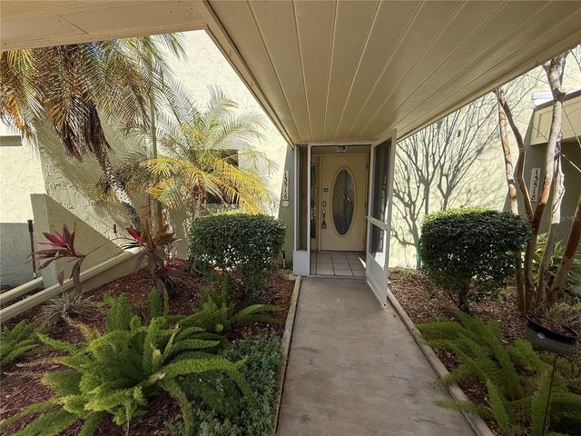 13516 PALMWOOD LANE, Tampa, FL 33618