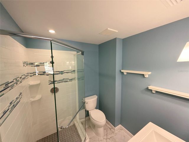 13516 PALMWOOD LANE, Tampa, FL 33618