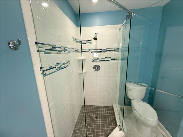 13516 PALMWOOD LANE, Tampa, FL 33618