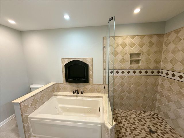 13516 PALMWOOD LANE, Tampa, FL 33618