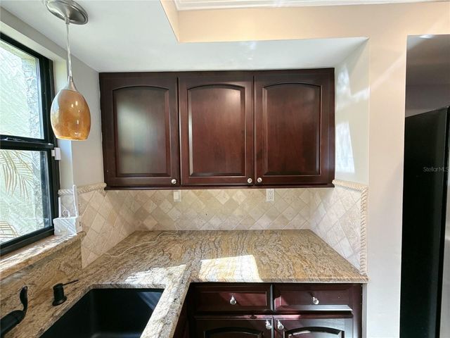 13516 PALMWOOD LANE, Tampa, FL 33618