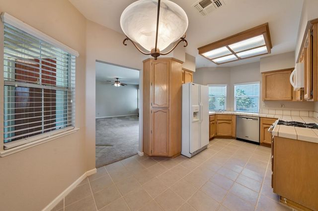 101 Sedgeford Way, Folsom, CA 95630