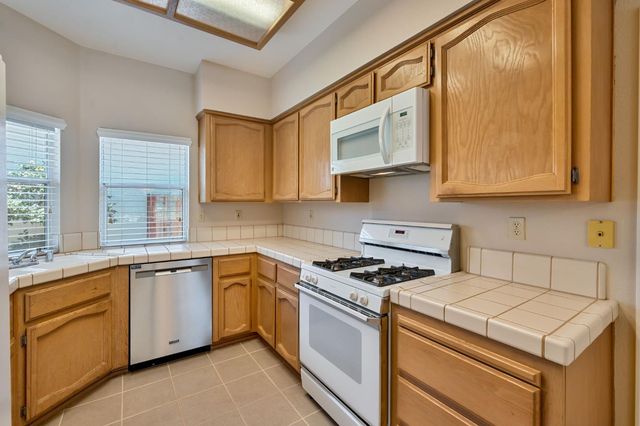 101 Sedgeford Way, Folsom, CA 95630