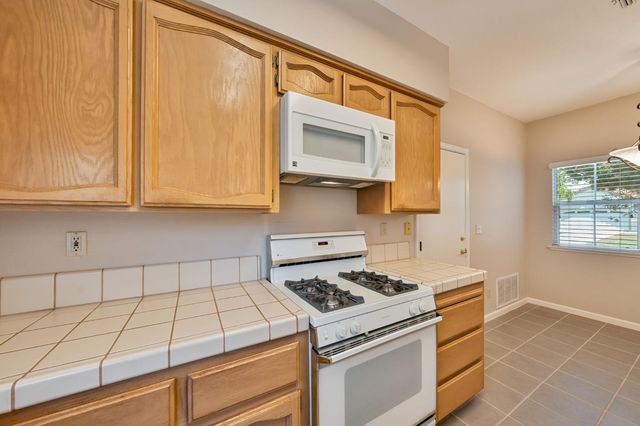 101 Sedgeford Way, Folsom, CA 95630