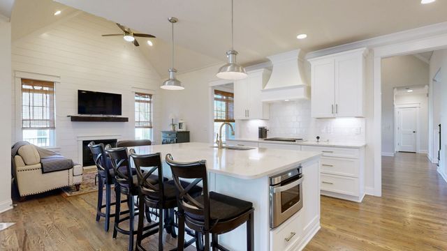 4016 Canberra Dr, Spring Hill, TN 37174