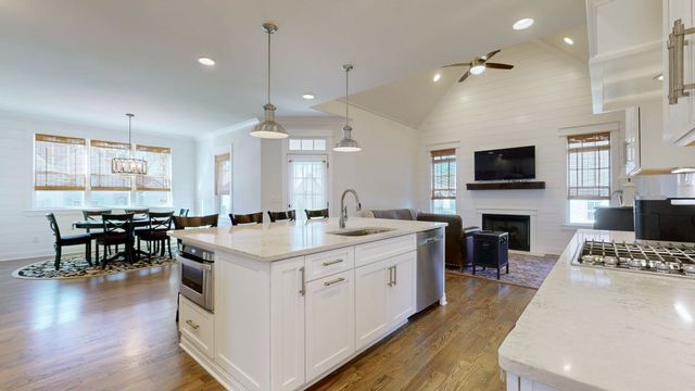 4016 Canberra Dr, Spring Hill, TN 37174