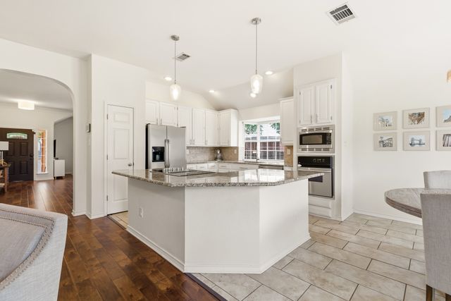 5305 Shadow Glen Drive, Grapevine, TX 76051