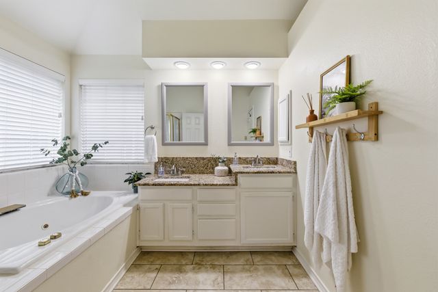 5305 Shadow Glen Drive, Grapevine, TX 76051