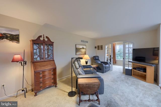 4 DUKE ST, New Freedom, PA 17349