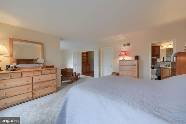 4 DUKE ST, New Freedom, PA 17349