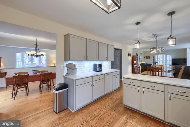 4 DUKE ST, New Freedom, PA 17349