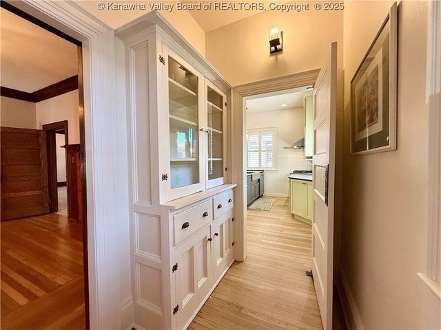 1565 Quarrier Street, Charleston, WV 25311