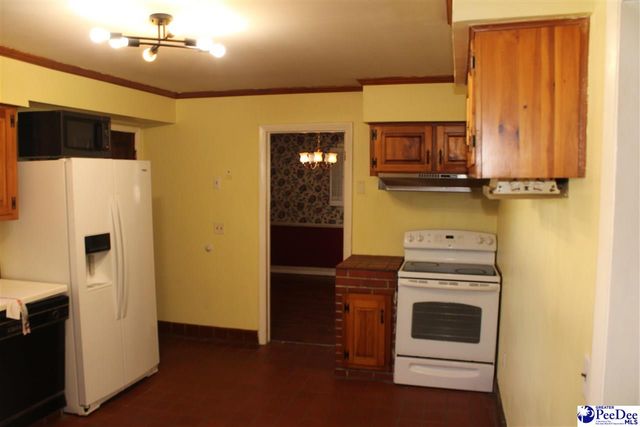 309 E Reaves Ave, Dillon, SC 29536