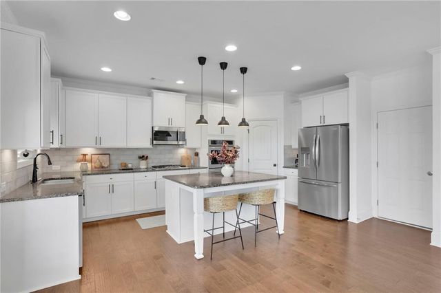 6808 New Fern Lane, Flowery Branch, GA 30542