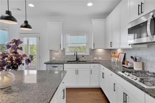 6808 New Fern Lane, Flowery Branch, GA 30542