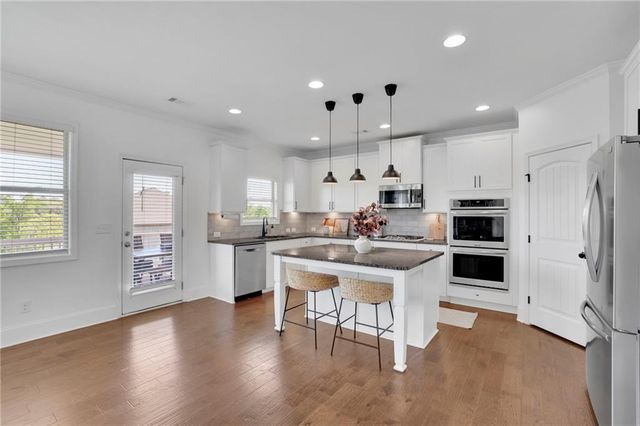 6808 New Fern Lane, Flowery Branch, GA 30542