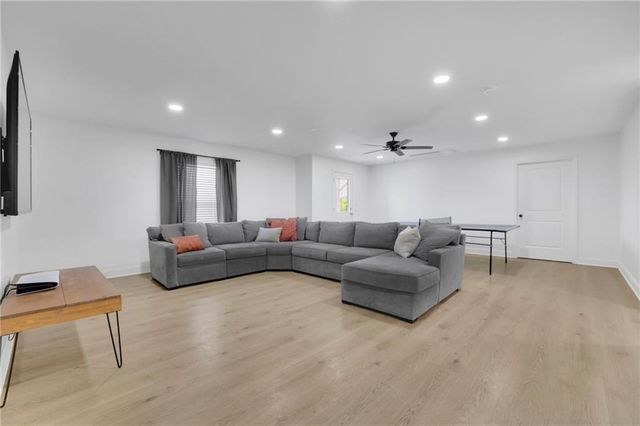 6808 New Fern Lane, Flowery Branch, GA 30542