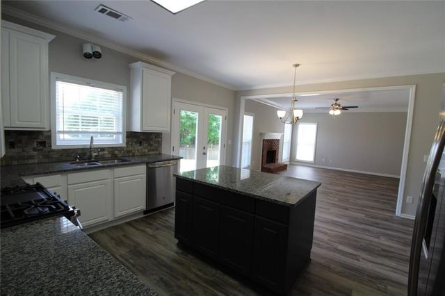 1525 Woodpoint Way, Lawrenceville, GA 30043