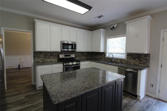 1525 Woodpoint Way, Lawrenceville, GA 30043