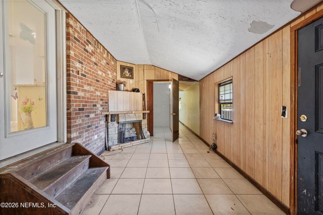 101 S OAKRIDGE Avenue, Green Cove Springs, FL 32043